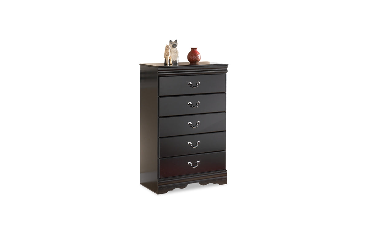 Huey Vineyard Chest of Drawers