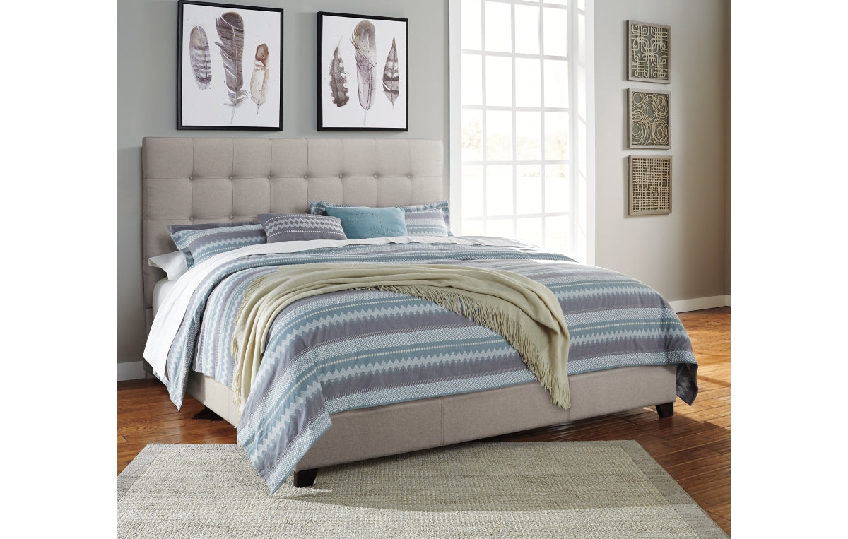 Dolante King Upholstered Bed