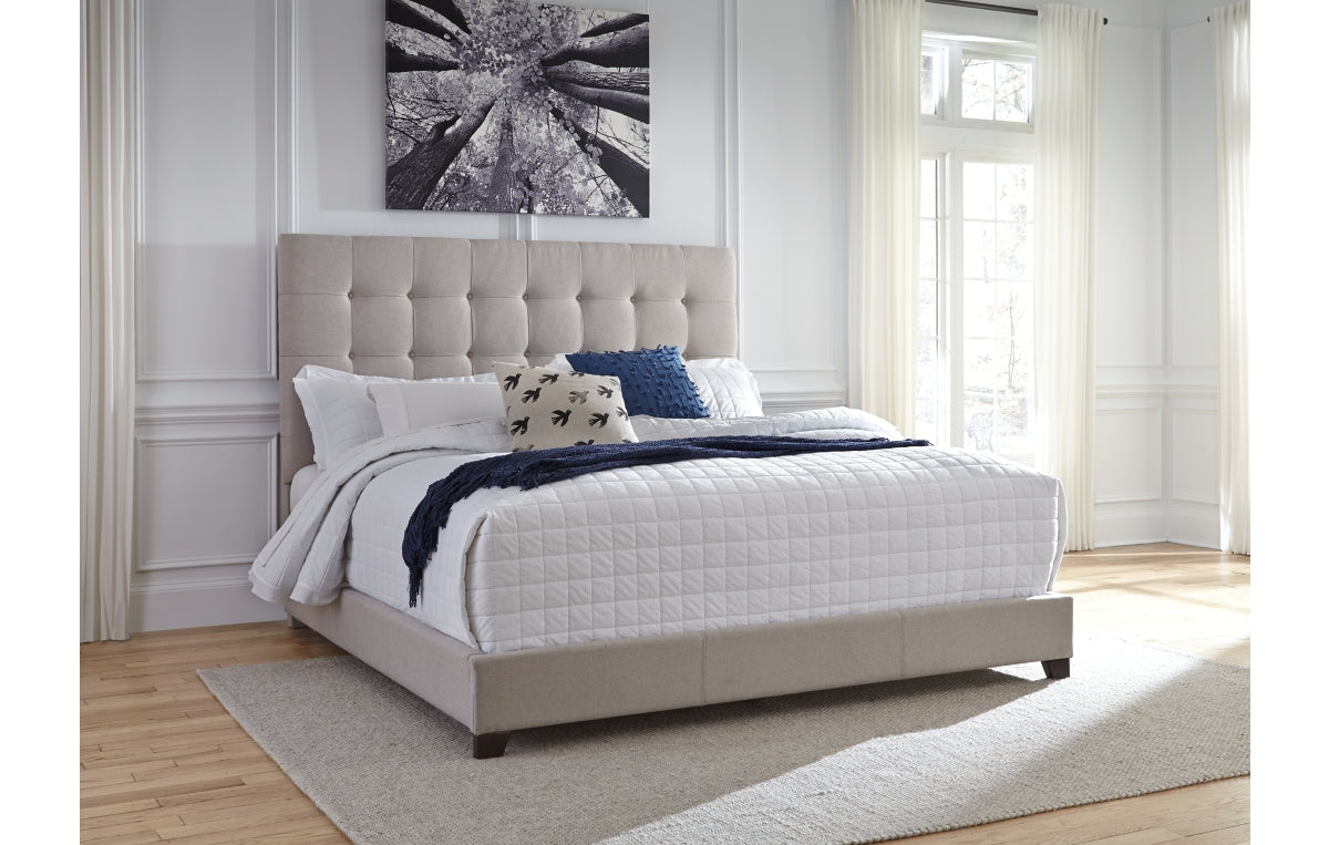 Dolante Queen Upholstered Bed