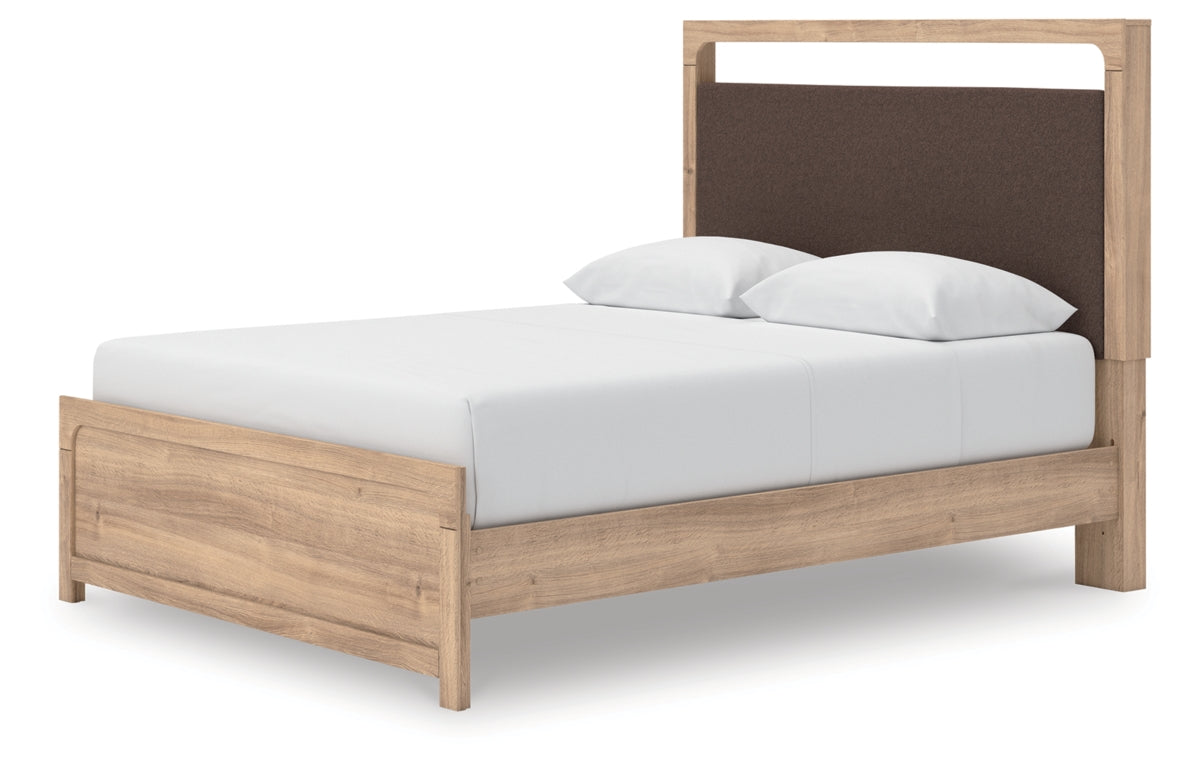 Kinlanni Queen Upholstered Platform Bed, Dresser and Mirror