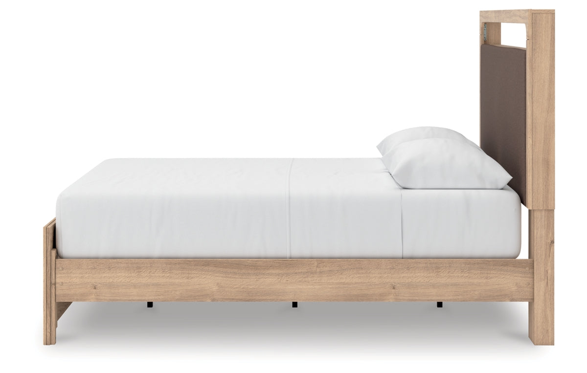 Kinlanni Queen Upholstered Platform Bed, Dresser and Mirror