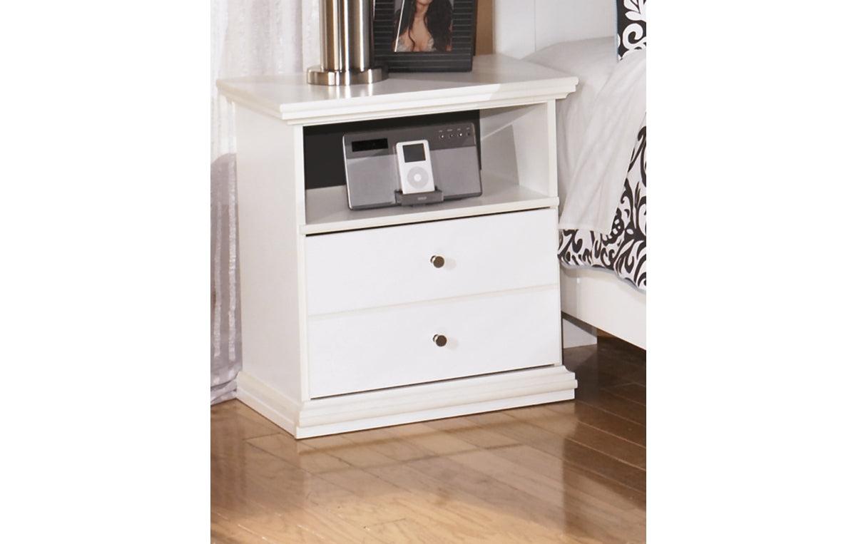 Bostwick Shoals Queen Panel Bed with Mirrored Dresser, Chest and Nightstand