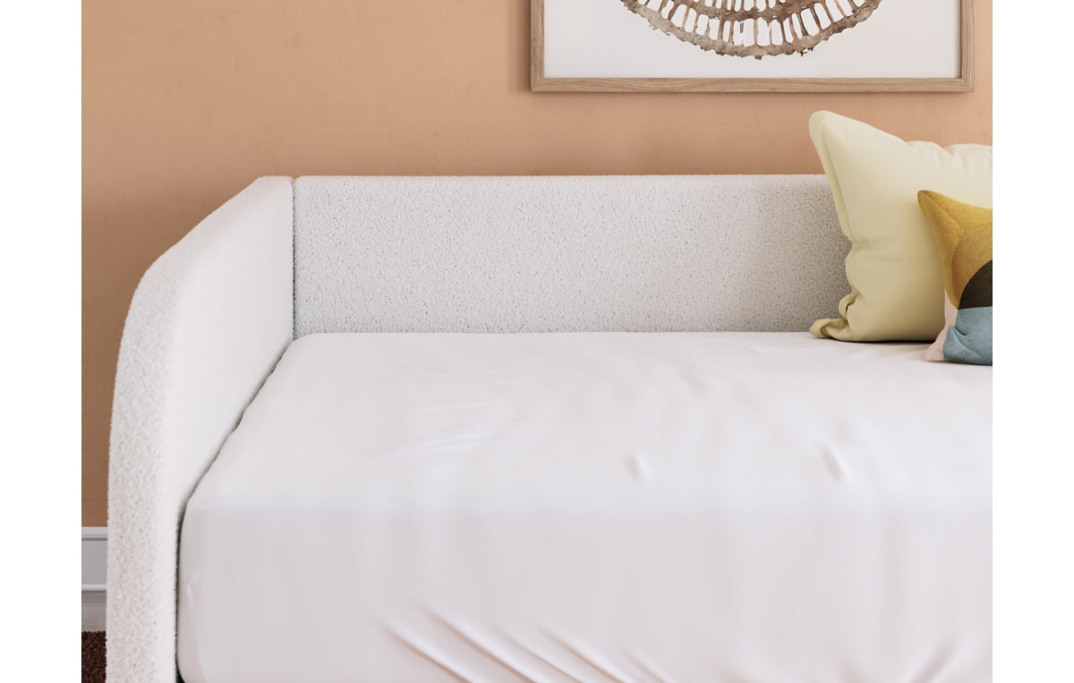 Arloster Full Upholstered Day Bed