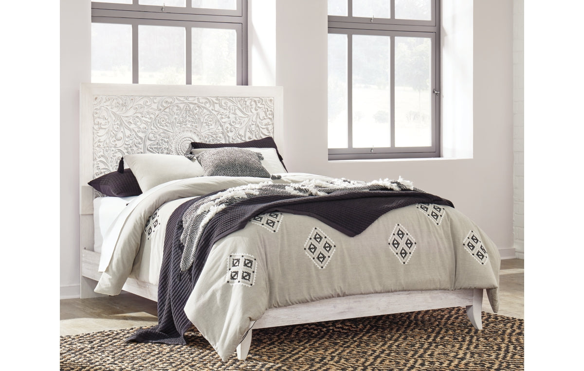 Paxberry Queen Panel Bed with Mirrored Dresser and Chest