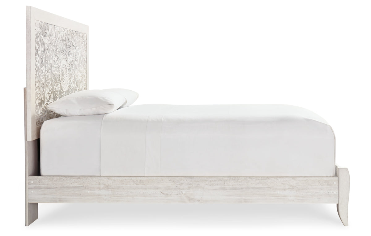 Paxberry Queen Panel Bed with Mirrored Dresser