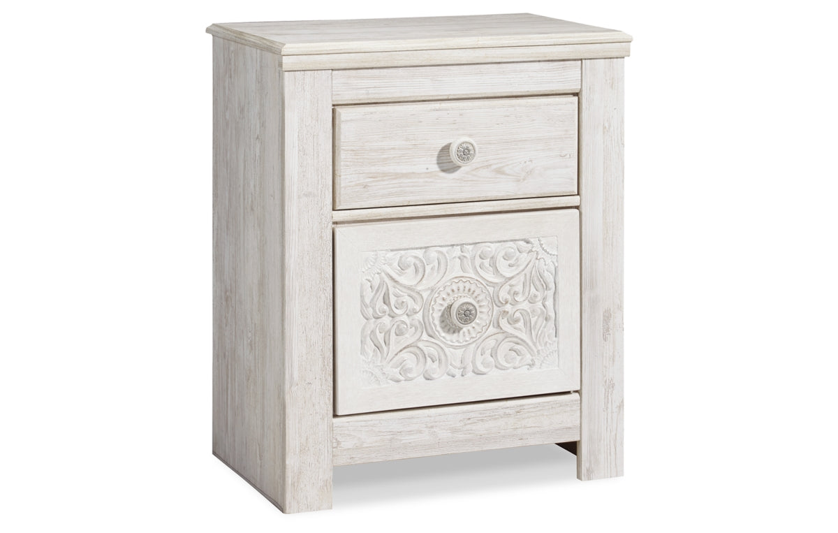 Paxberry Queen Panel Bed with Mirrored Dresser and Nightstand