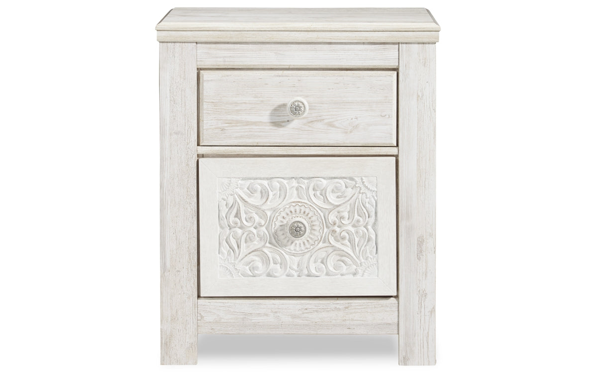 Paxberry Queen Panel Bed with Mirrored Dresser, Chest and Nightstand