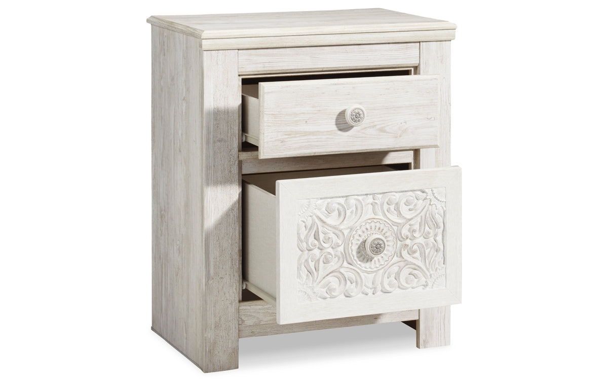 Paxberry Queen Panel Bed with Mirrored Dresser and Nightstand