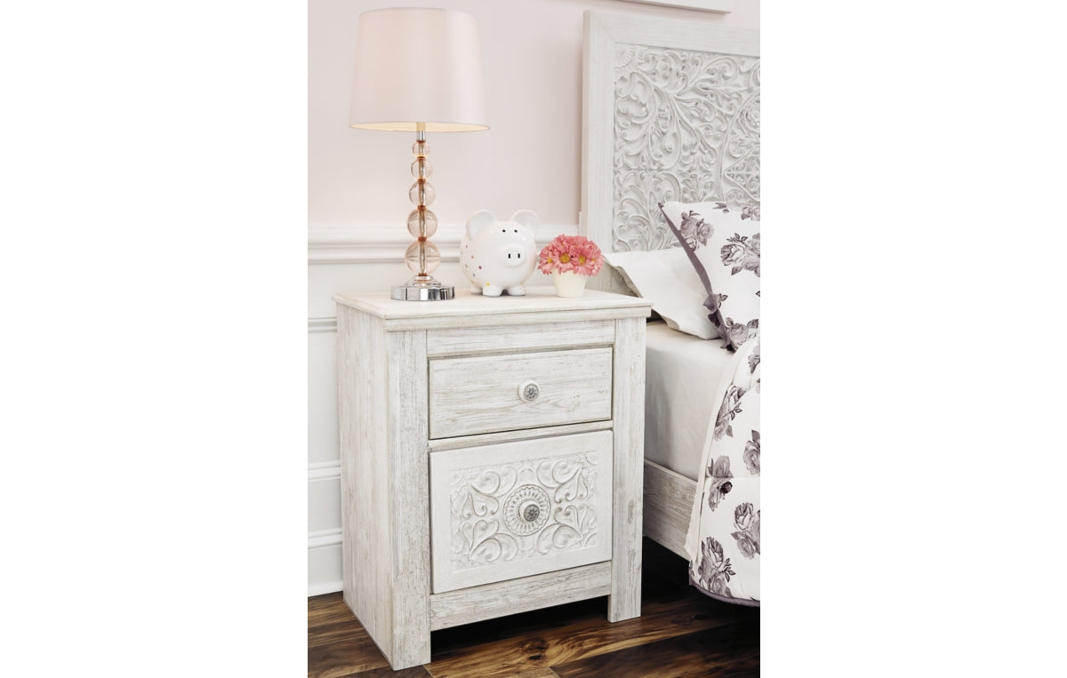 Paxberry Nightstand