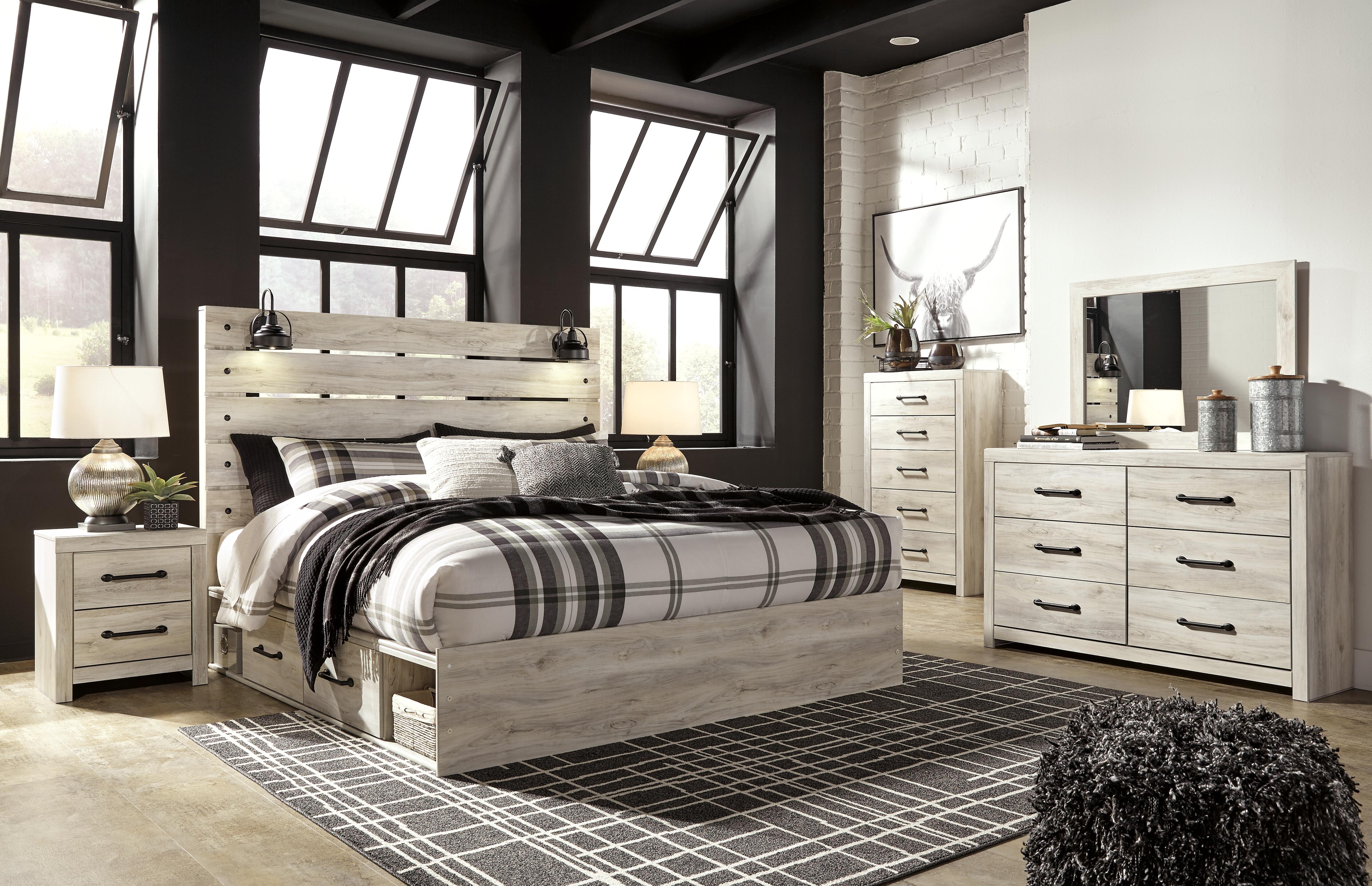 Cambeck King Panel Bed with 4 Storage Drawers