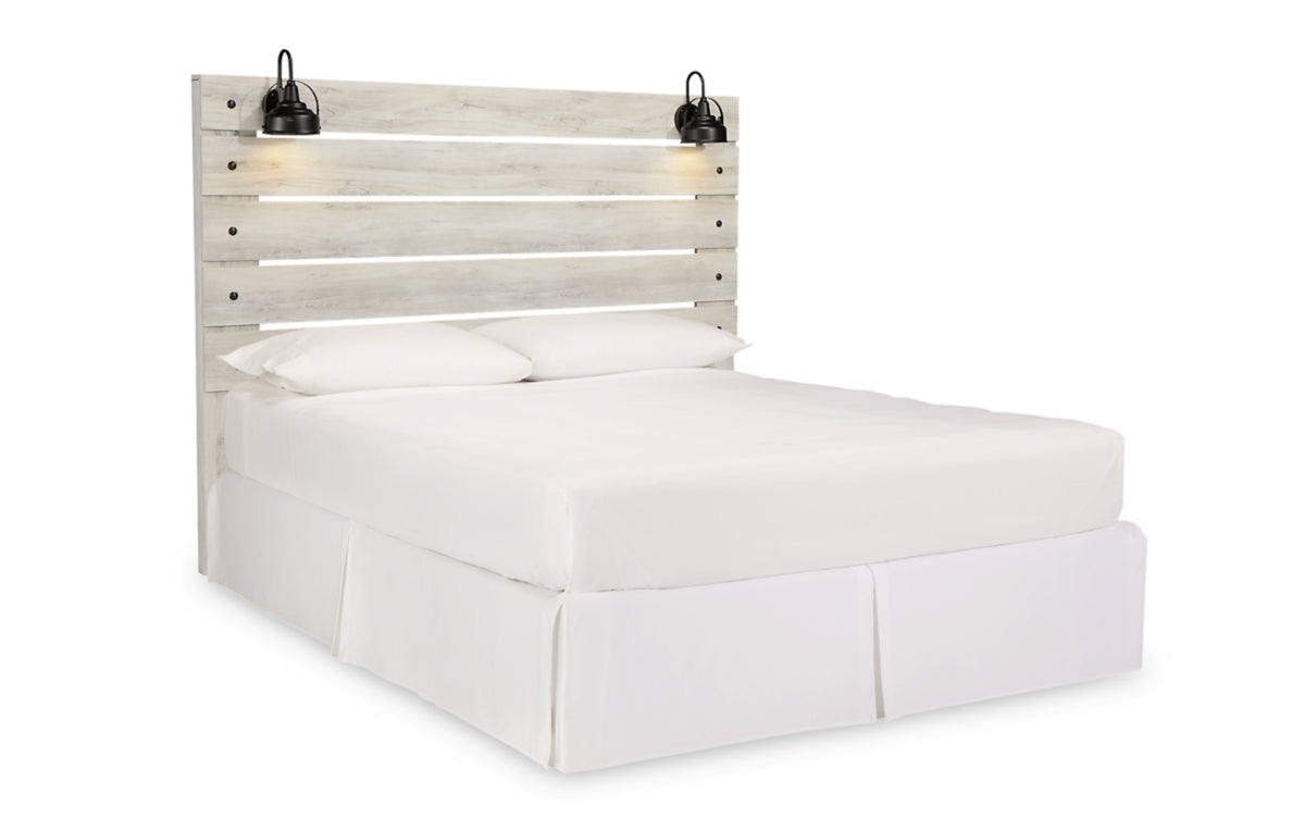 Cambeck King Panel Headboard with Mirrored Dresser
