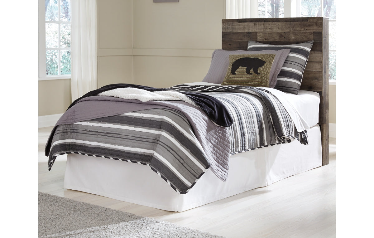 Derekson Twin Panel Headboard with Mirrored Dresser, Chest and Nightstand