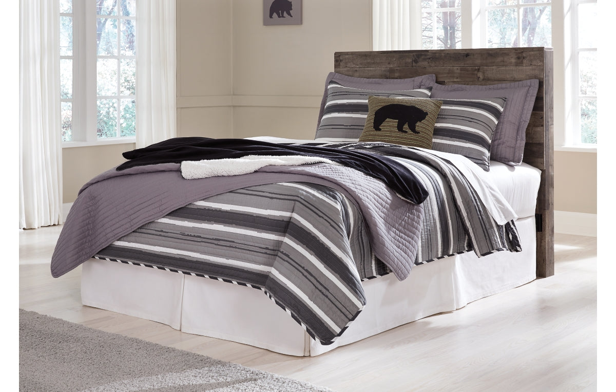 Derekson Full Panel Headboard with Mirrored Dresser and Chest