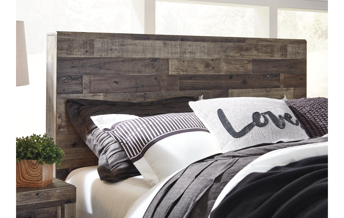Derekson Full Panel Bed