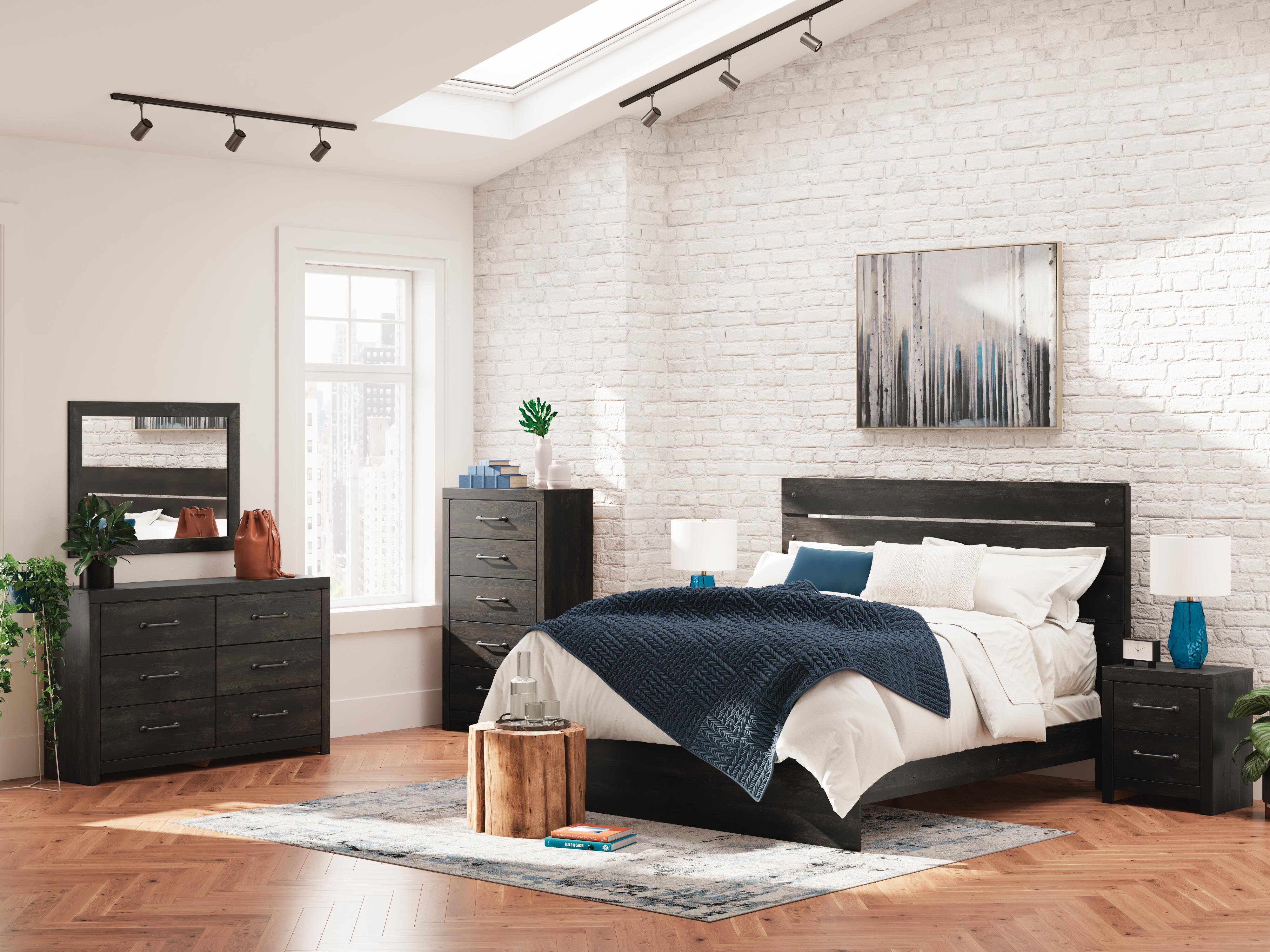 Hollivern King Panel Bed