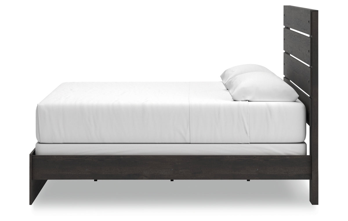 Hollivern King Panel Bed