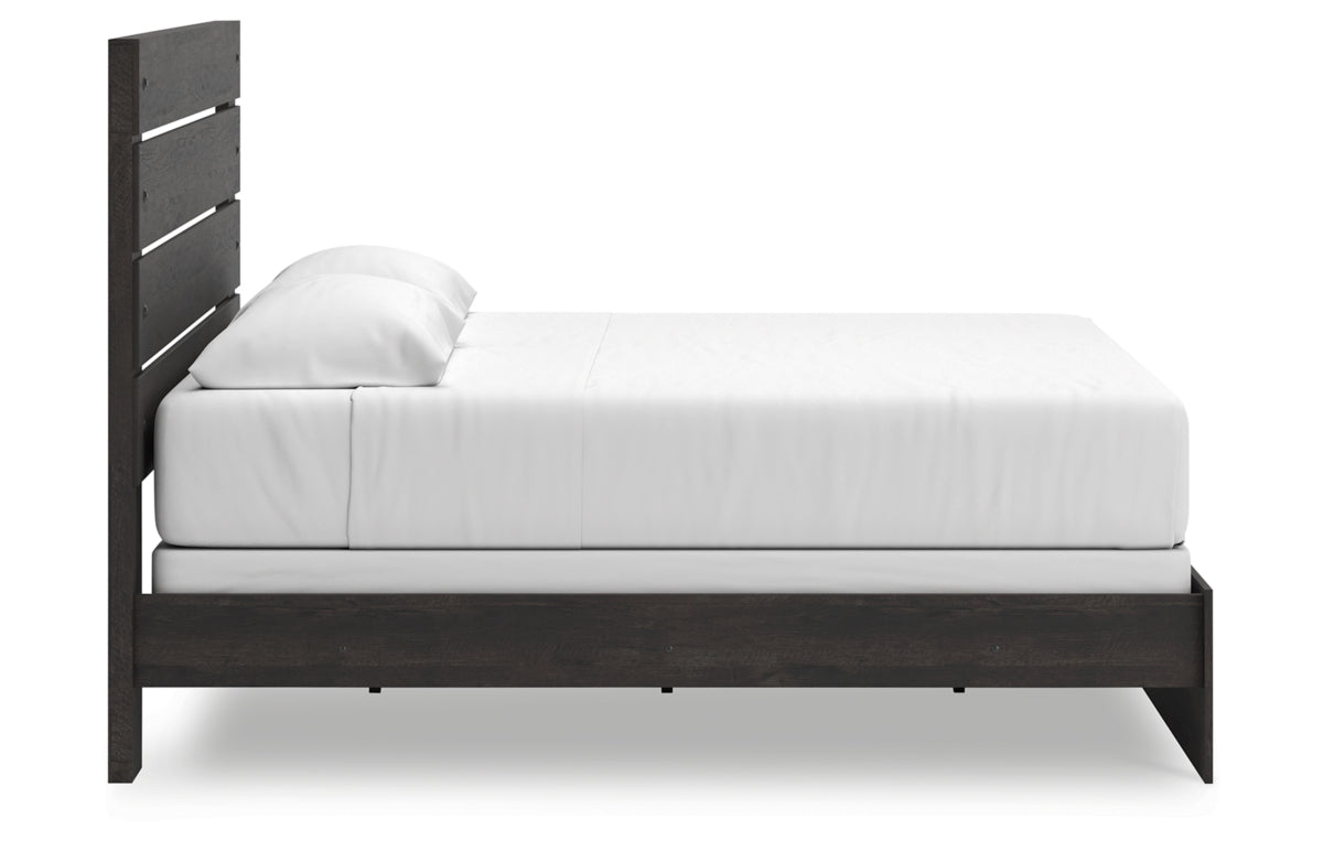 Hollivern King Panel Bed