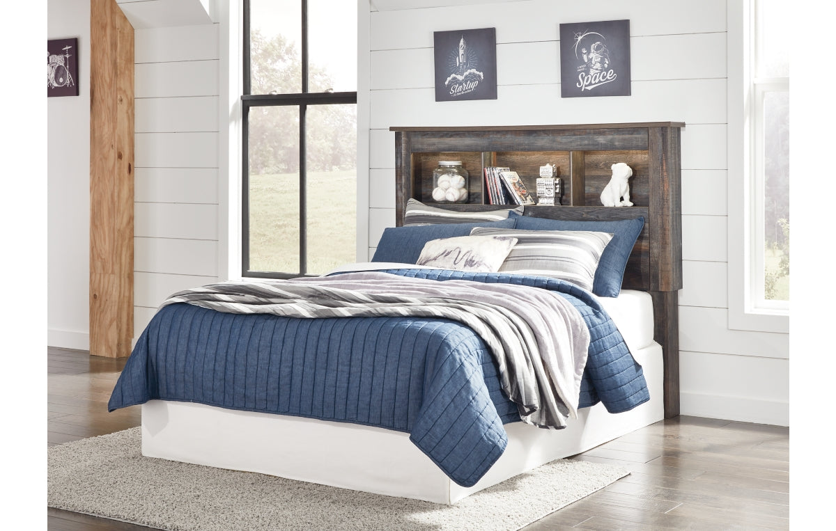 Cambeck King Panel Headboard, Dresser, Mirror and Chest