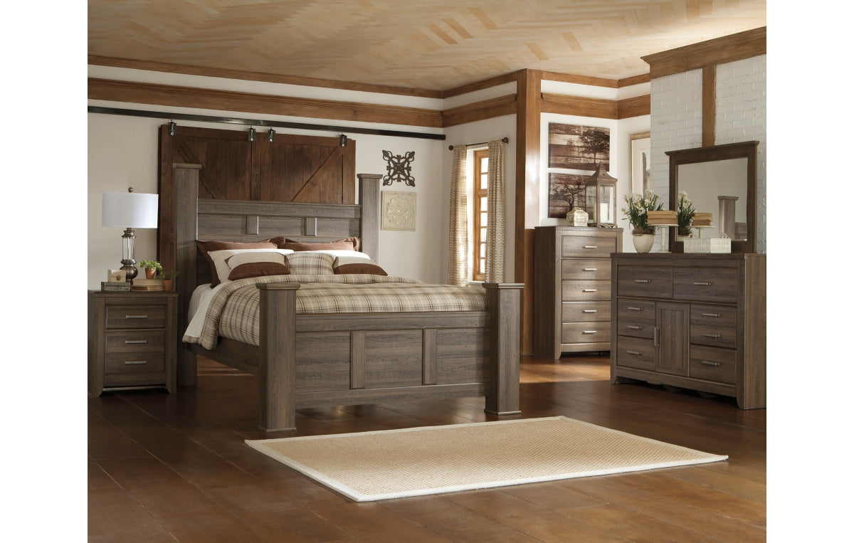 Juararo California King Poster Bed with Mirrored Dresser