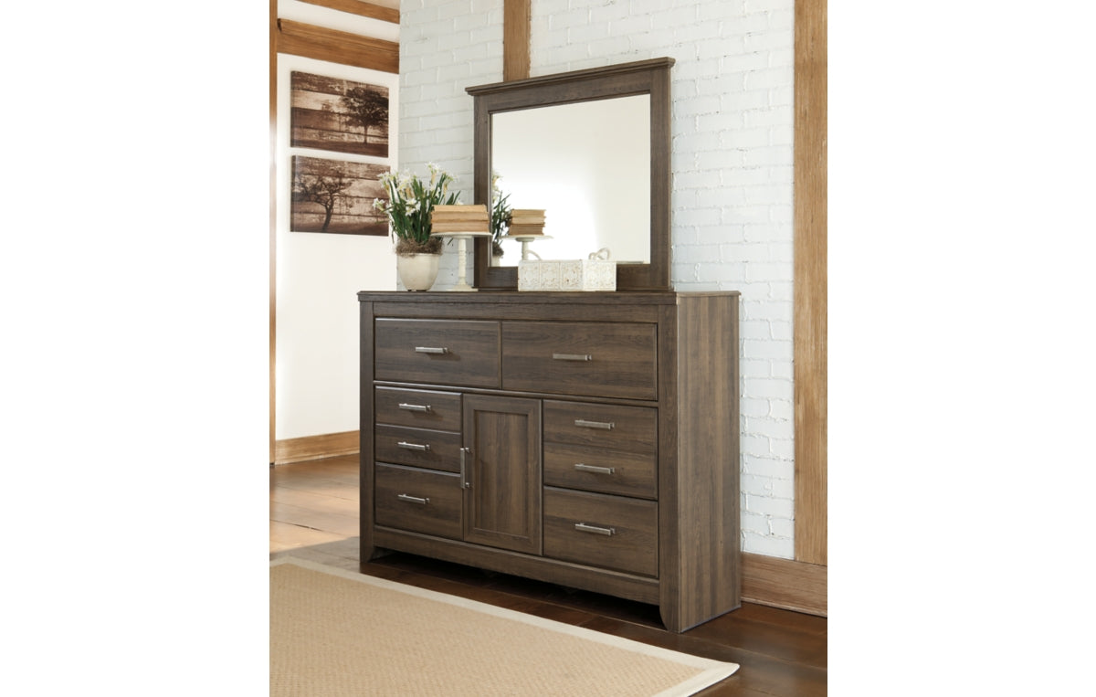 Juararo California King Panel Bed with Mirrored Dresser and Chest