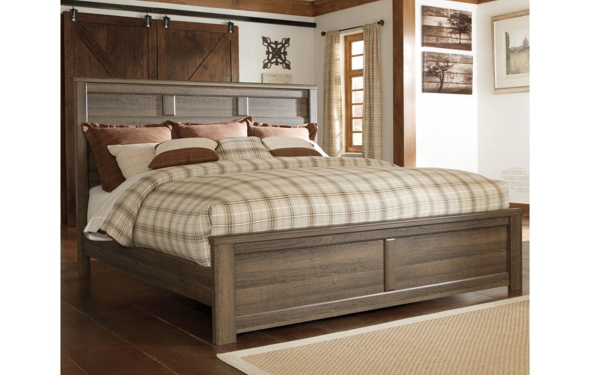 Juararo King Panel Bed with Mirrored Dresser