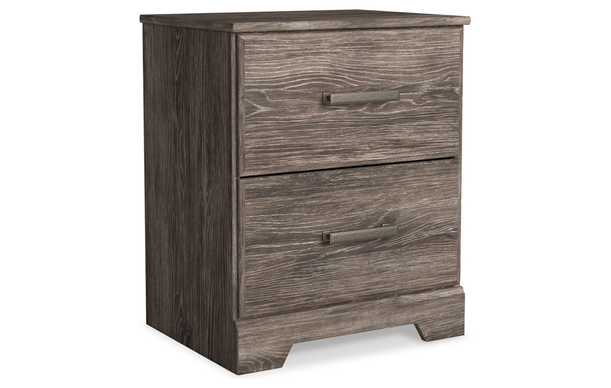 Ralinksi King Panel Bed with Mirrored Dresser and Nightstand
