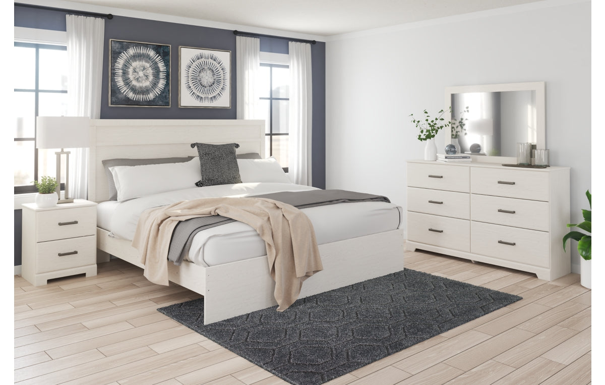 Stelsie King Panel Bed with Mirrored Dresser and Nightstand
