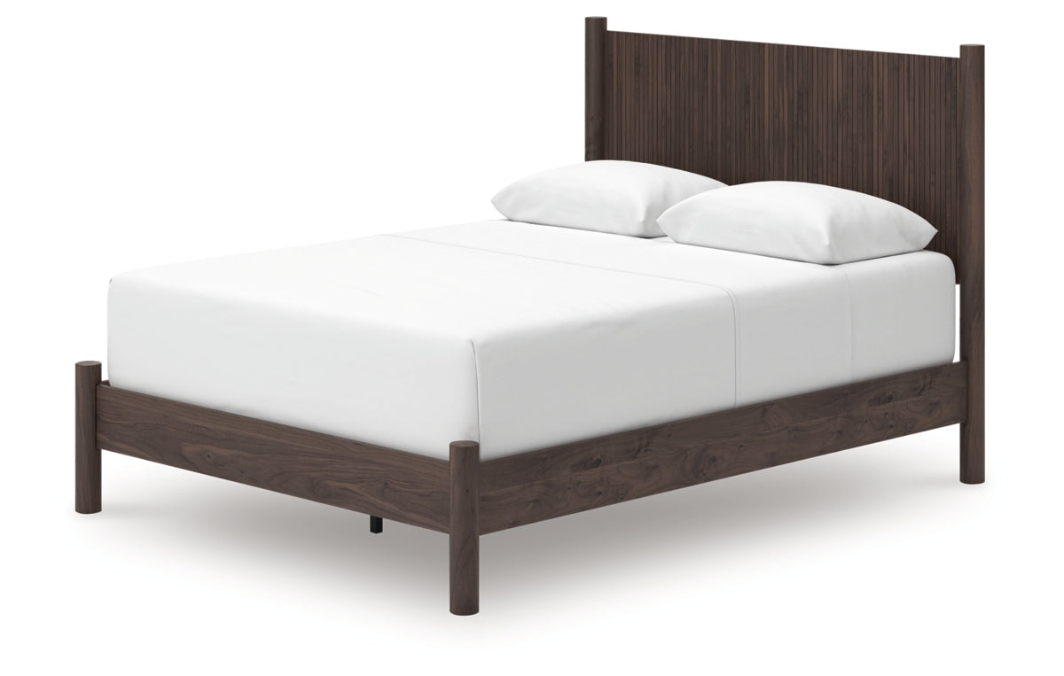 Pamytta Queen Panel Bed, Dresser, Mirror and Nightstand