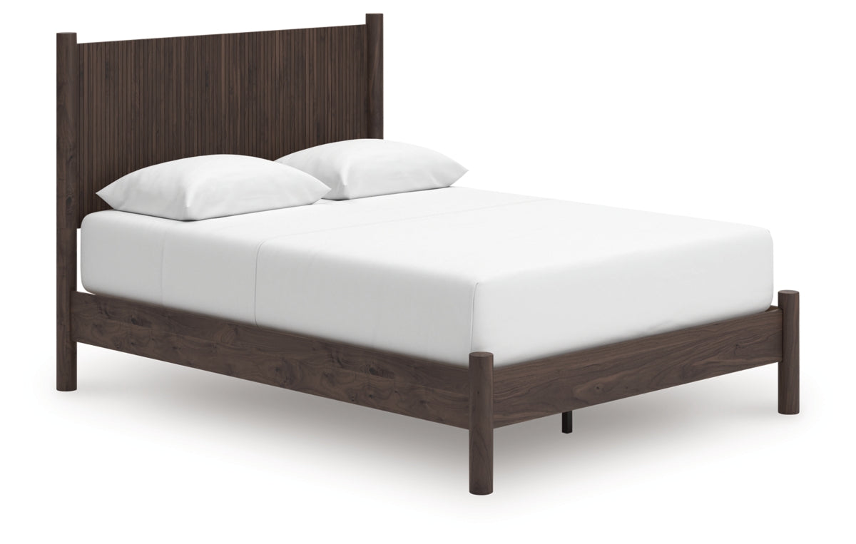 Pamytta Queen Panel Platform Bed, Dresser and Mirror