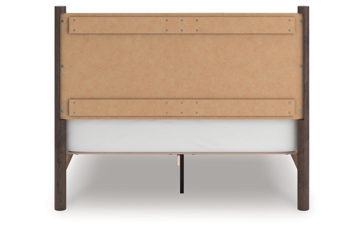 Pamytta Queen Panel Platform Bed, Dresser, Mirror, Chest and Nightstand