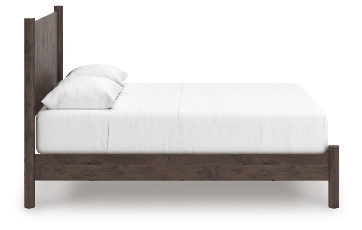 Pamytta Queen Panel Platform Bed, Dresser, Mirror and Nightstand