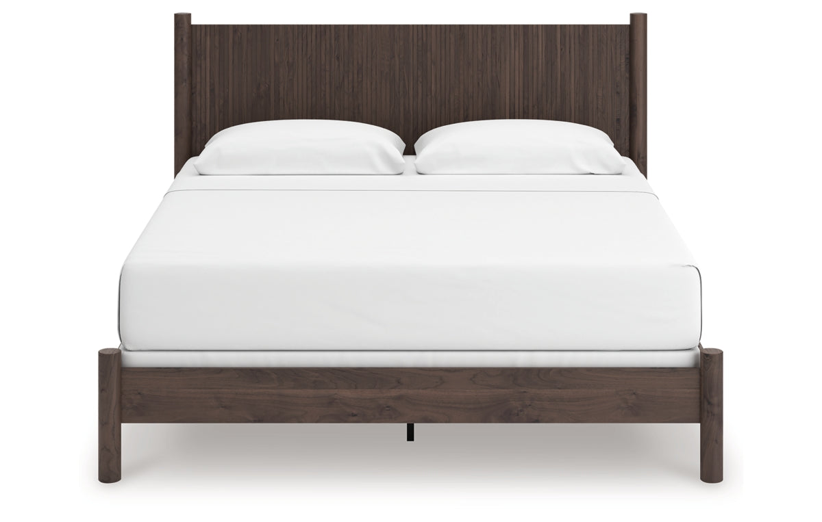 Pamytta King Panel Bed, Dresser, Mirror and Nightstand