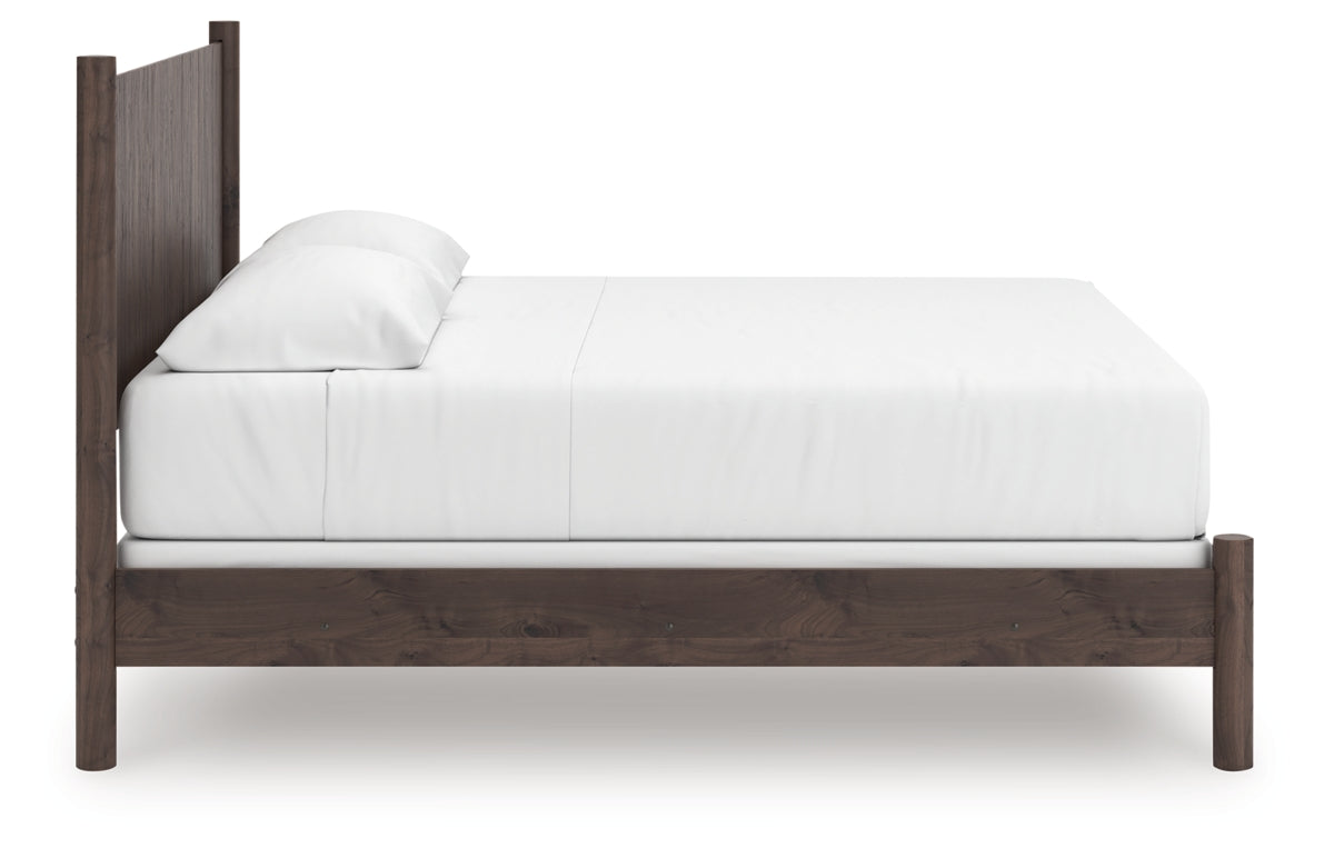 Pamytta King Panel Bed, Dresser and Mirror