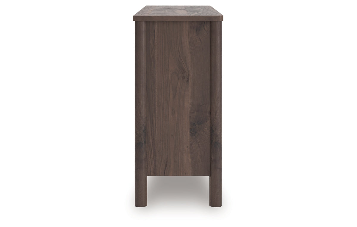 Pamytta King Panel Platform Bed, Dresser, Mirror and Nightstand