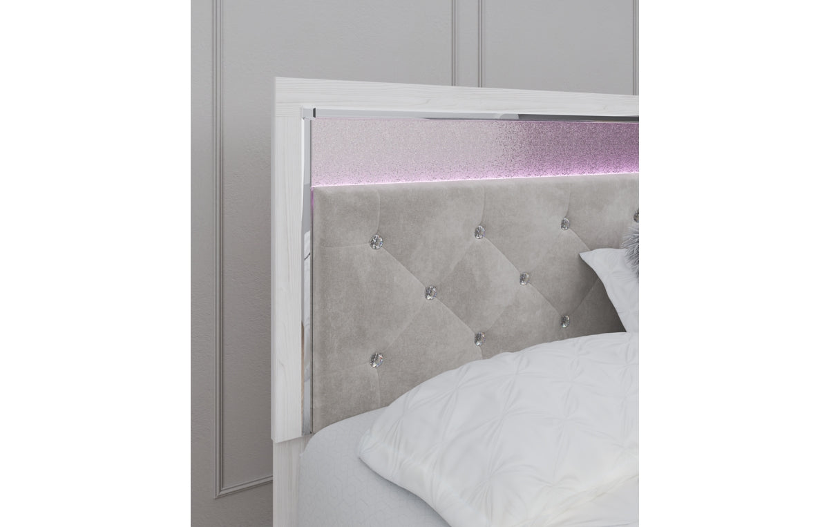 Altyra King Panel Bed