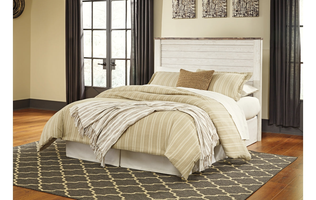 Willowton Queen/Full Panel Headboard with Mirrored Dresser and Chest