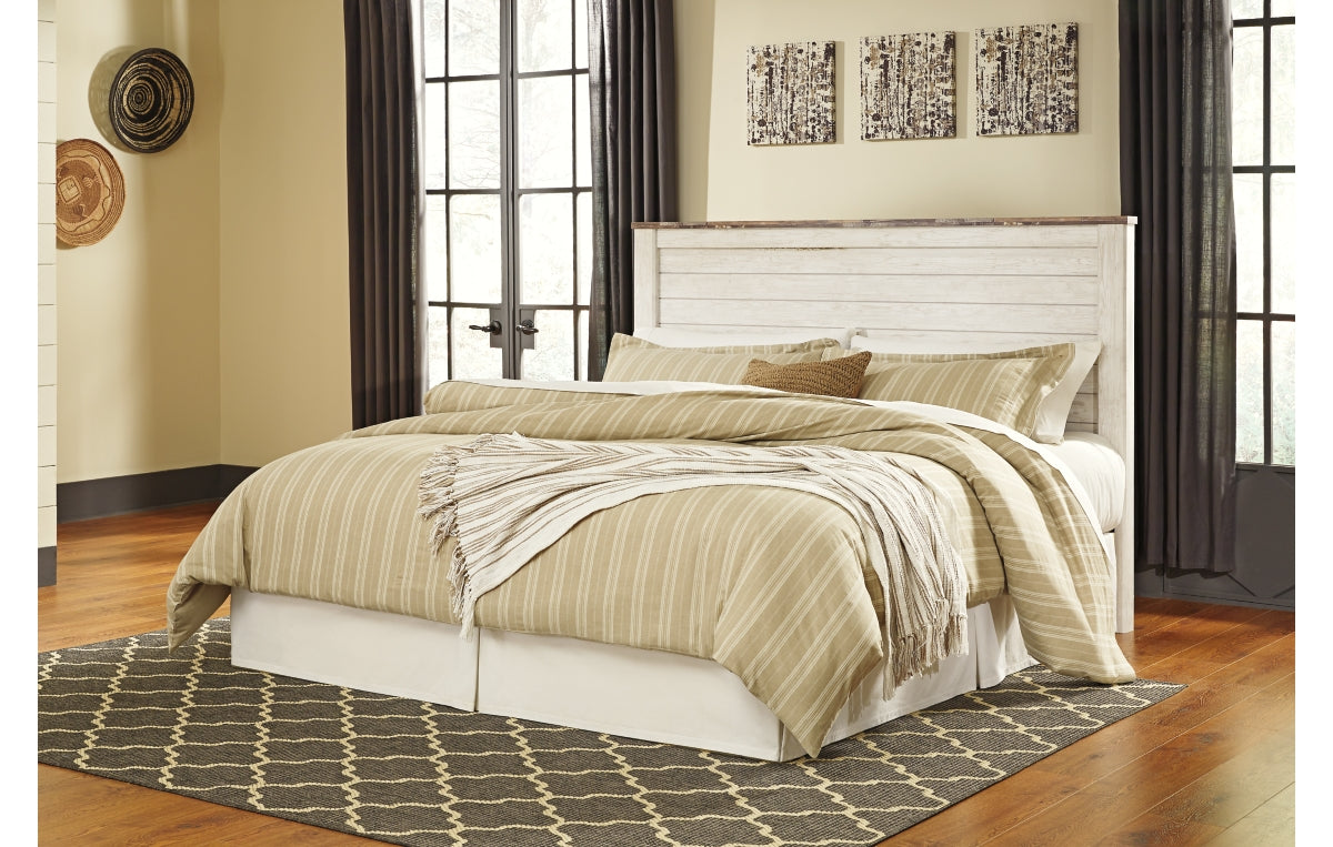 Willowton King/California King Panel Headboard with Mirrored Dresser and Chest