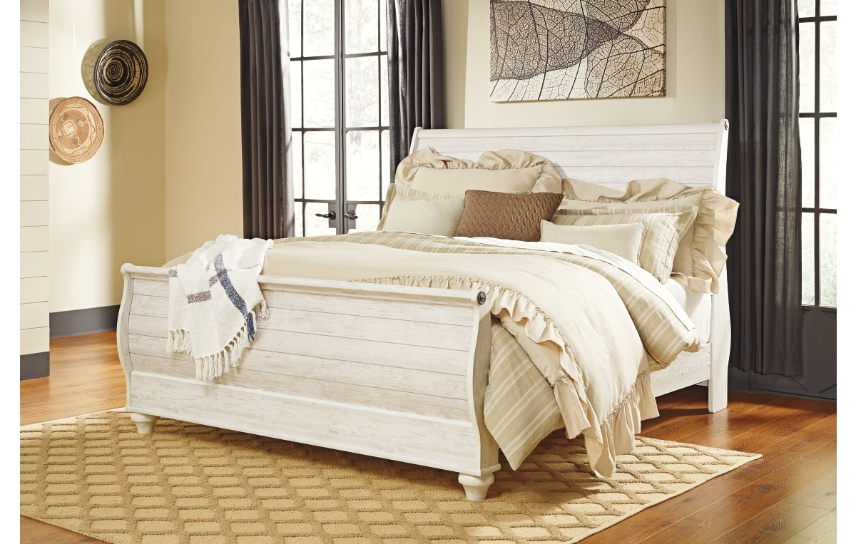 Willowton King Sleigh Bed with Mirrored Dresser and Chest