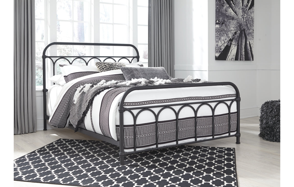 Nashburg Queen Metal Bed