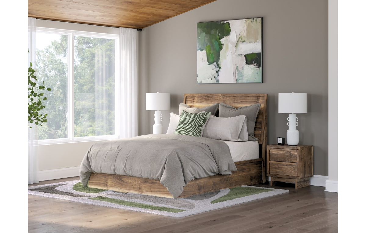 Chirason Queen Panel Bed