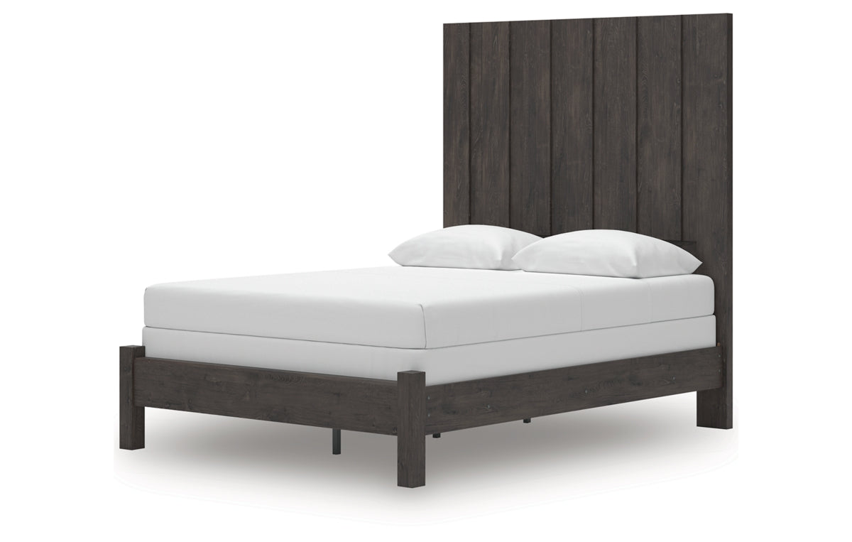Fraluna Queen Panel Bed with Mirrored Dresser and Chest