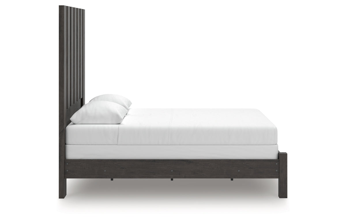 Fraluna Queen Panel Bed, Dresser and Mirror
