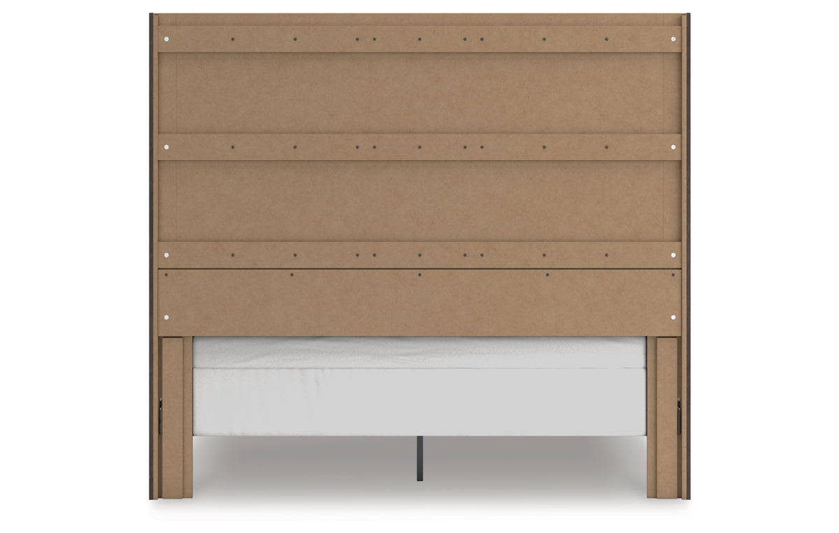 Fraluna King Panel Bed with Mirrored Dresser, Chest and Nightstand