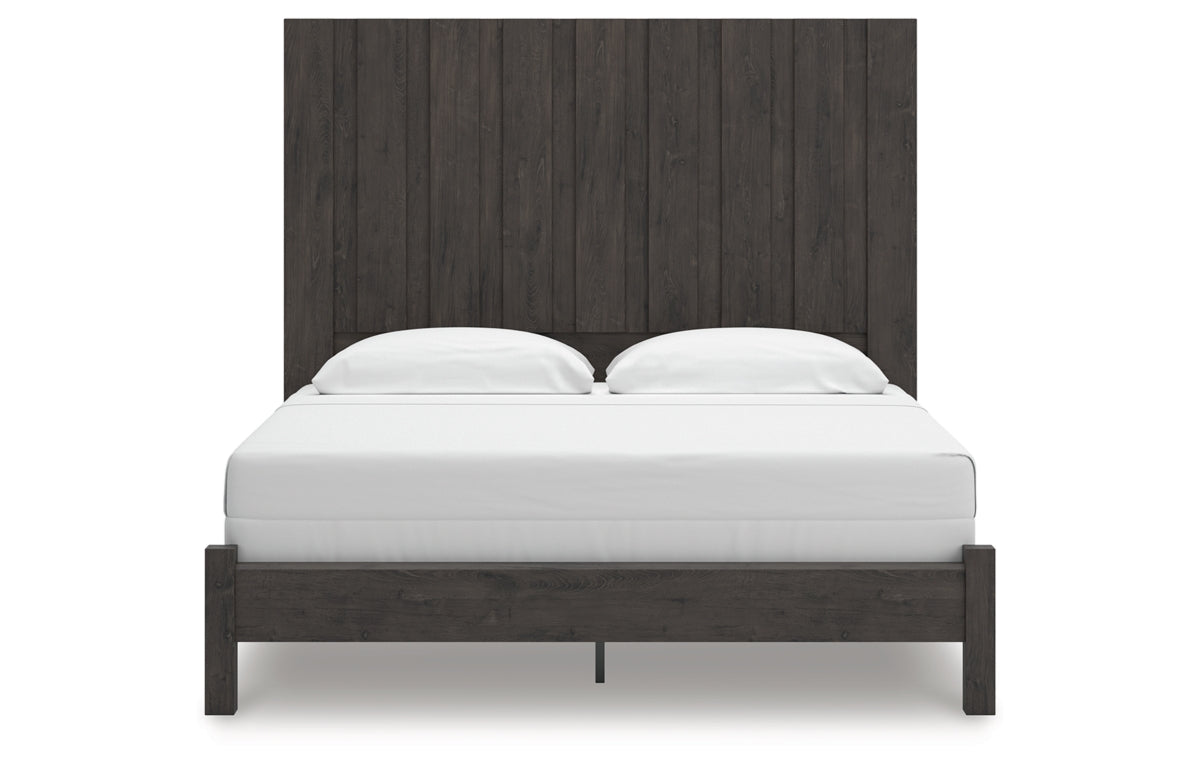Fraluna King Panel Bed with Mirrored Dresser and Chest