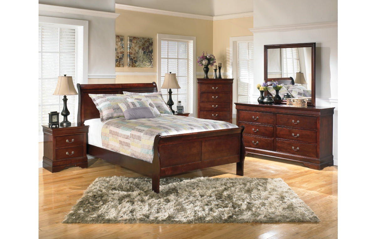 Alisdair Full Sleigh Bed with Mirrored Dresser and Chest