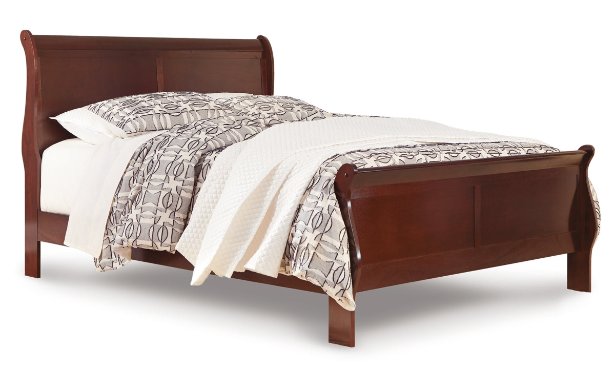 Alisdair Queen Sleigh Bed with Mirrored Dresser, Chest and Nightstand