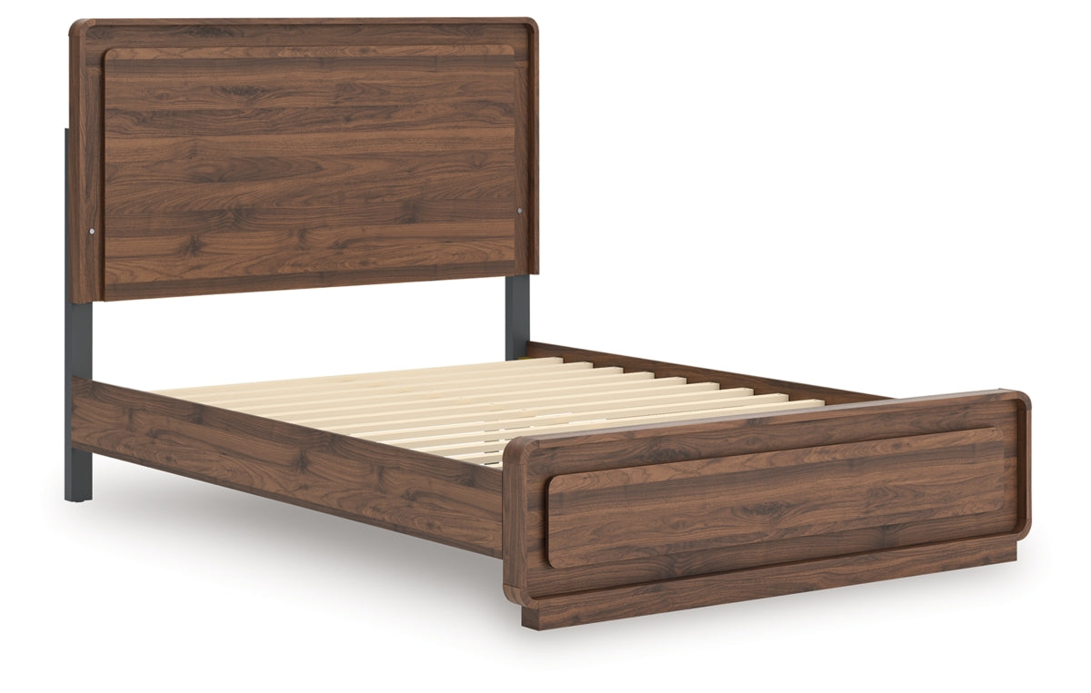 Fortlorn Queen Panel Bed