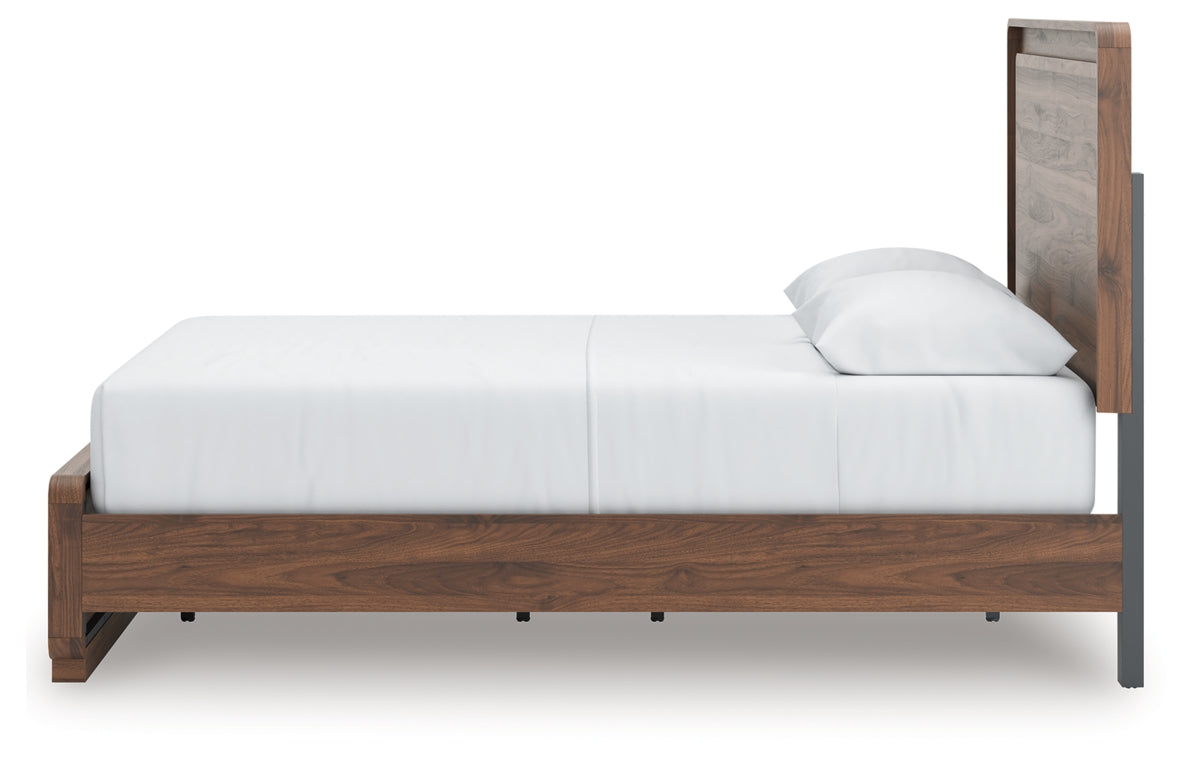 Fortlorn Queen Panel Bed