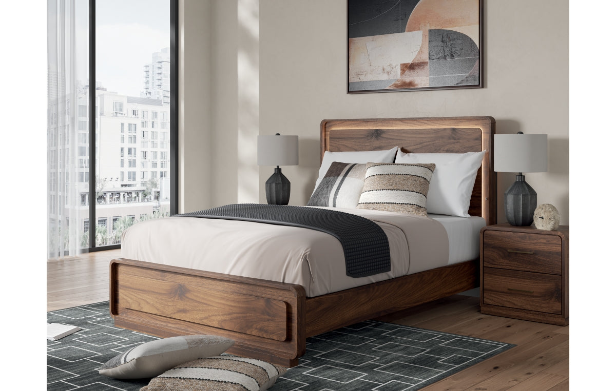 Fortlorn Queen Panel Bed