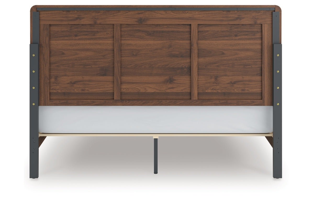 Fortlorn King Panel Bed